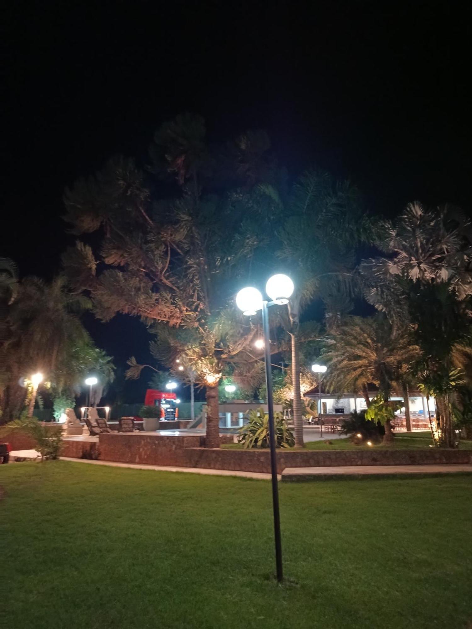Parque Das Arvores Hospedagem E Eventos Barretos Kültér fotó